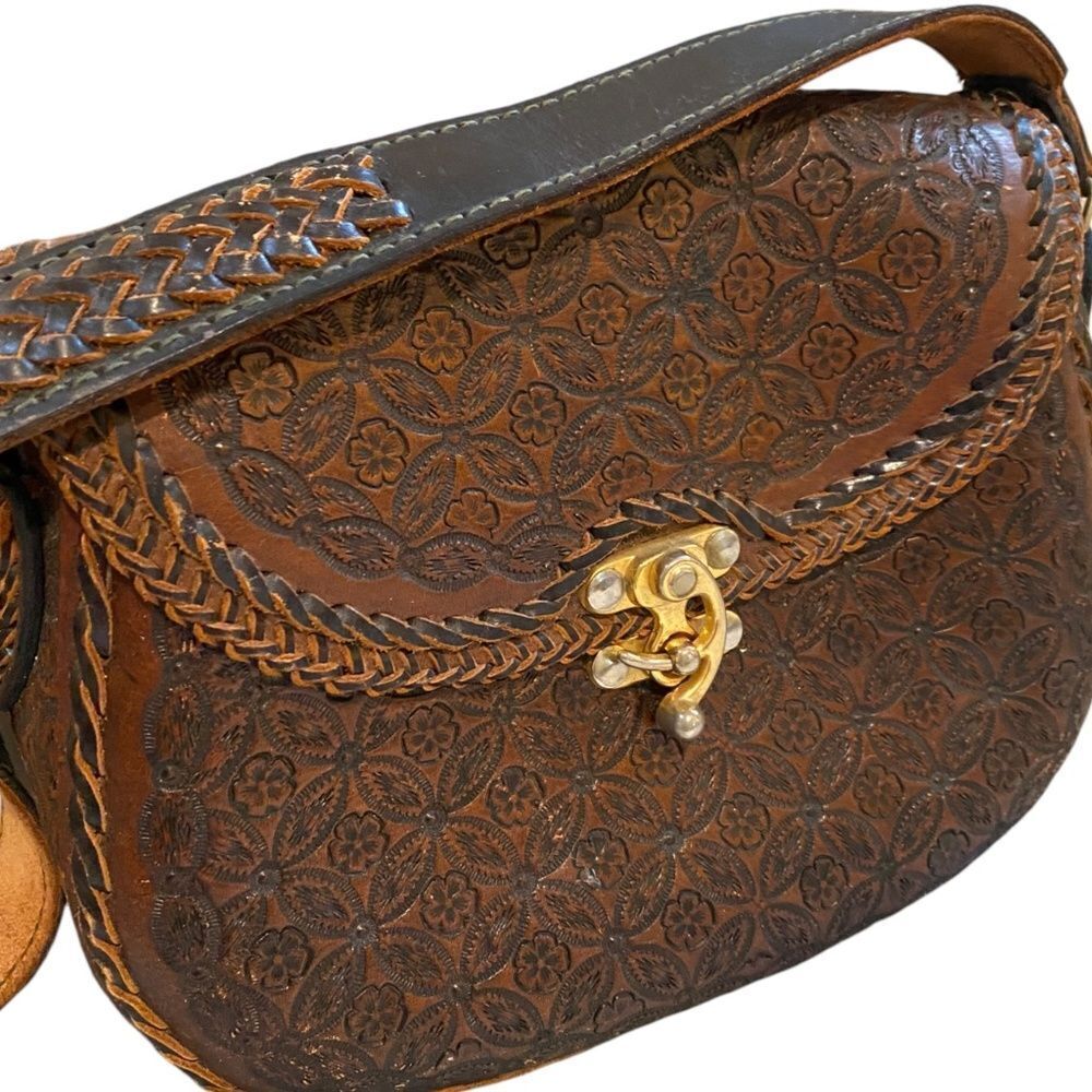 Engraved Genuine Leather Handmade Purse Made in Mexico - Picture 2 of 12